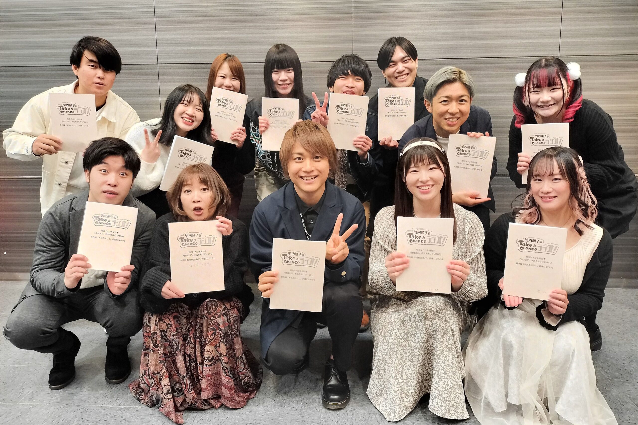 超希少！25年以上前の竹内順子生写真とボールペン GHAbPkubsAAlPuJ.jpg